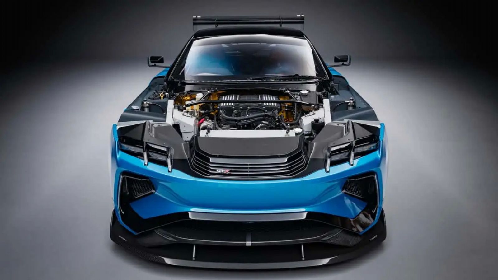 Το νέο Jensen Interceptor GTX έχει 960 άλογα και χειροκίνητο κιβώτιο